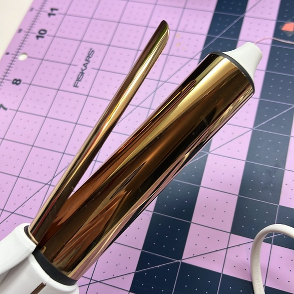 Kristin Ess Titanium Curling Iron for Beach Waves & Curls 1 1/4